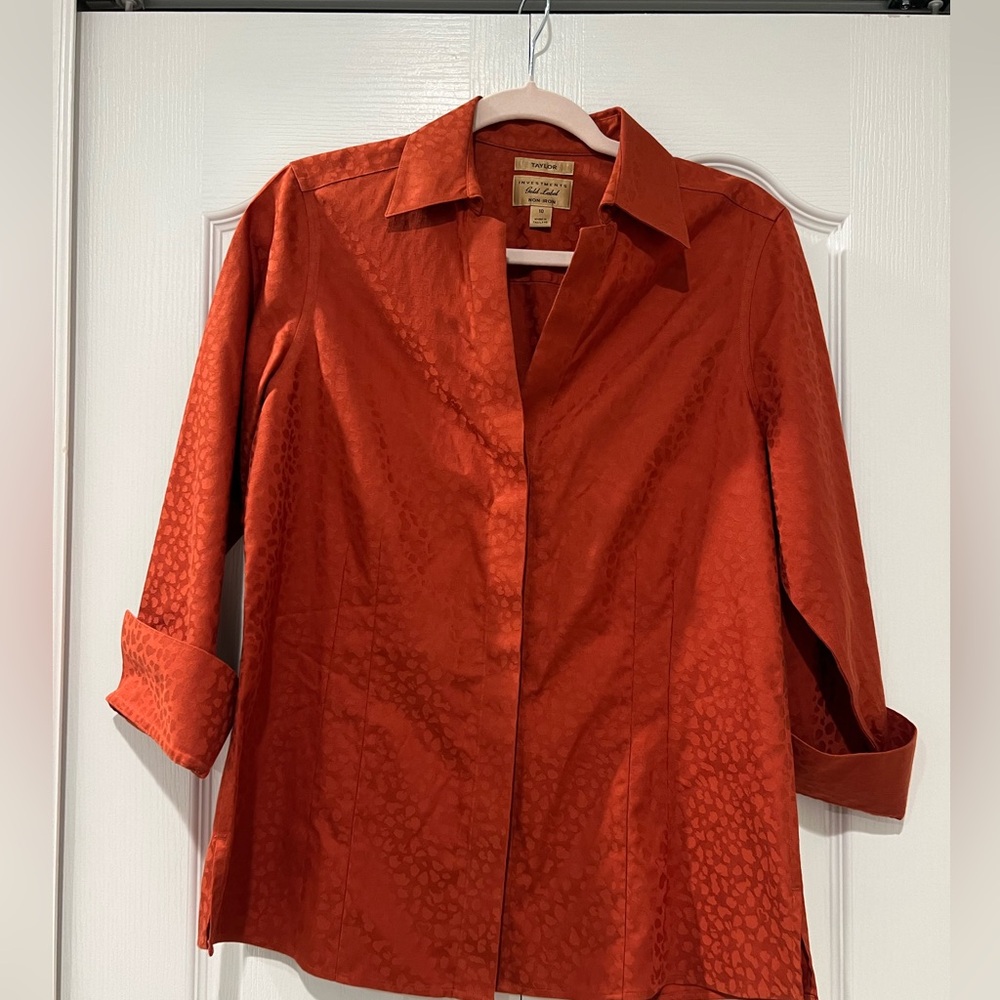 INVESTMENTS Taylor Orange Cheetah Print Top Size 10